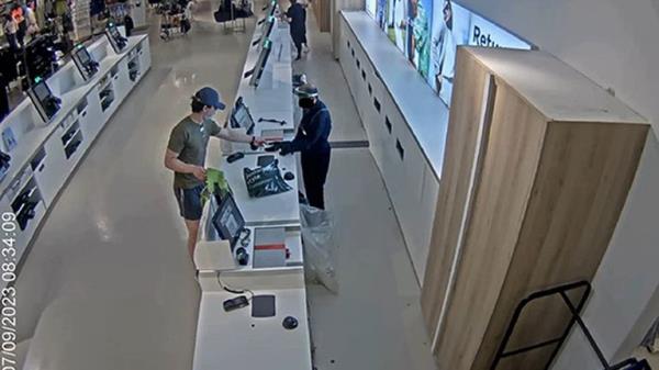 Undated handout photo issued by the Metropolitan Police of a hoax device. Daniel Khalife, 23, is alleged to have fled his Army barracks in January 2023 when he realised he would face criminal charges over allegations he passed classified information on to the Middle Eastern country's intelligence service. Later, while on remand, he is alleged to have escaped from HMP Wandsworth in September 2023 by tying himself to the underside of a food delivery truck using bedsheets. Issue date: Tuesday October 22, 2024. PA Photo. See PA story COURTS Army . Photo credit should read: Metropolitan Police/PA Wire..NOTE TO EDITORS: This handout photo may only be used in for editorial reporting purposes for the contemporaneous illustration of events, things or the people in the image or facts mentioned in the caption. Reuse of the picture may require further permission from the copyright holder.
